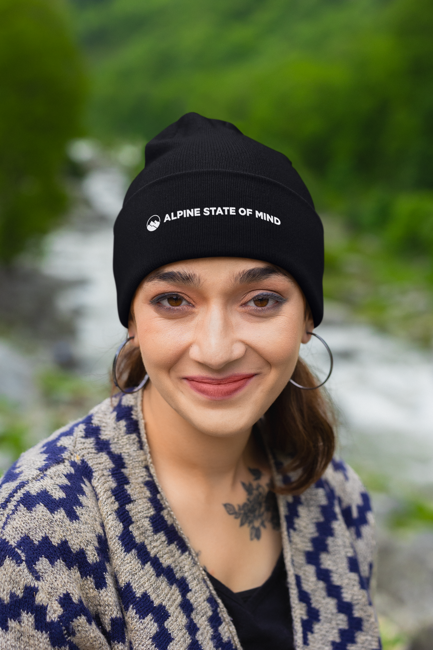 Big-Bang-Pixels-Beanie-Alpine-State-of-Mind-Woman