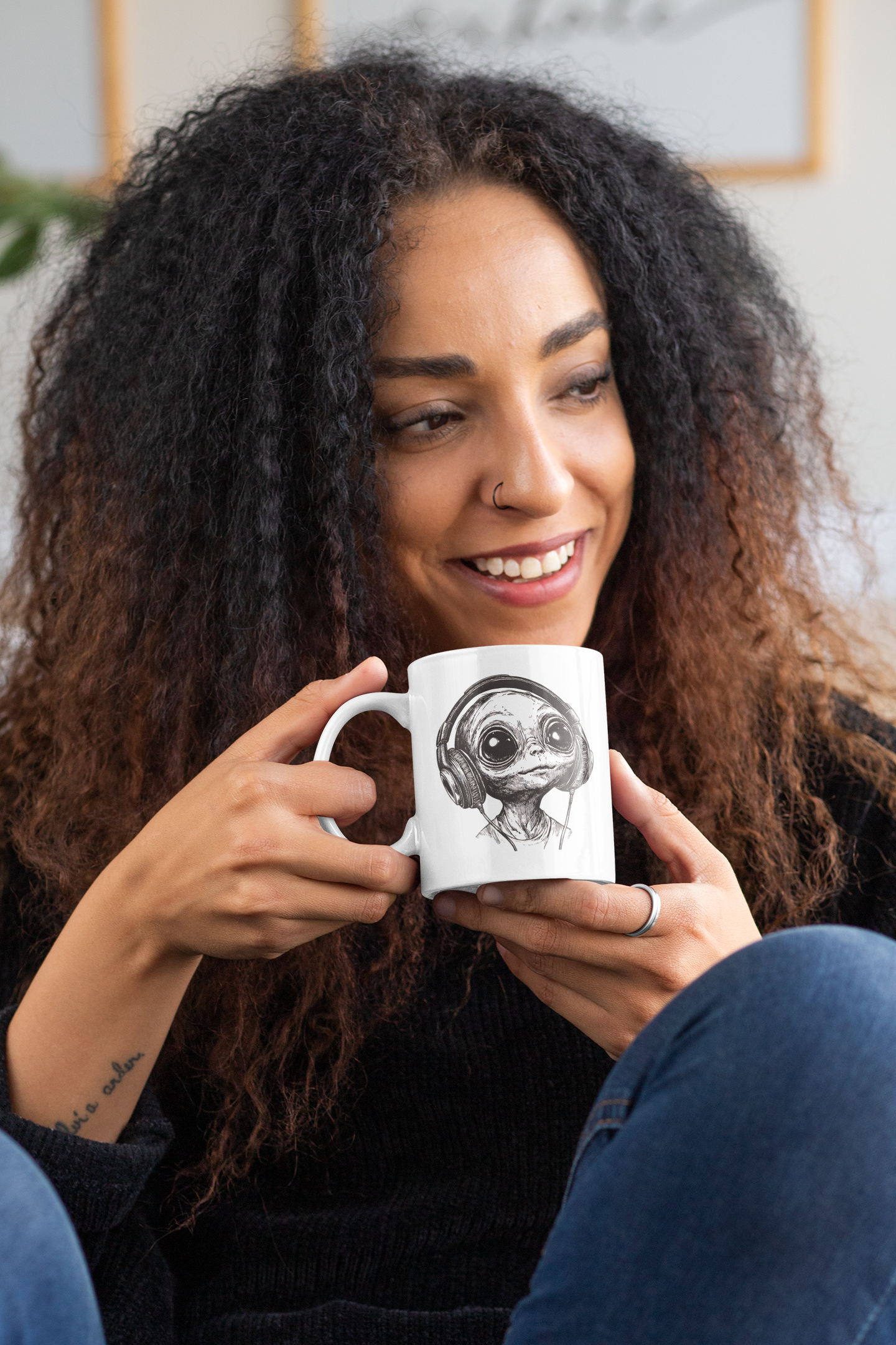 Big-Bang-Pixels-Alien-Headphones-Mug-02