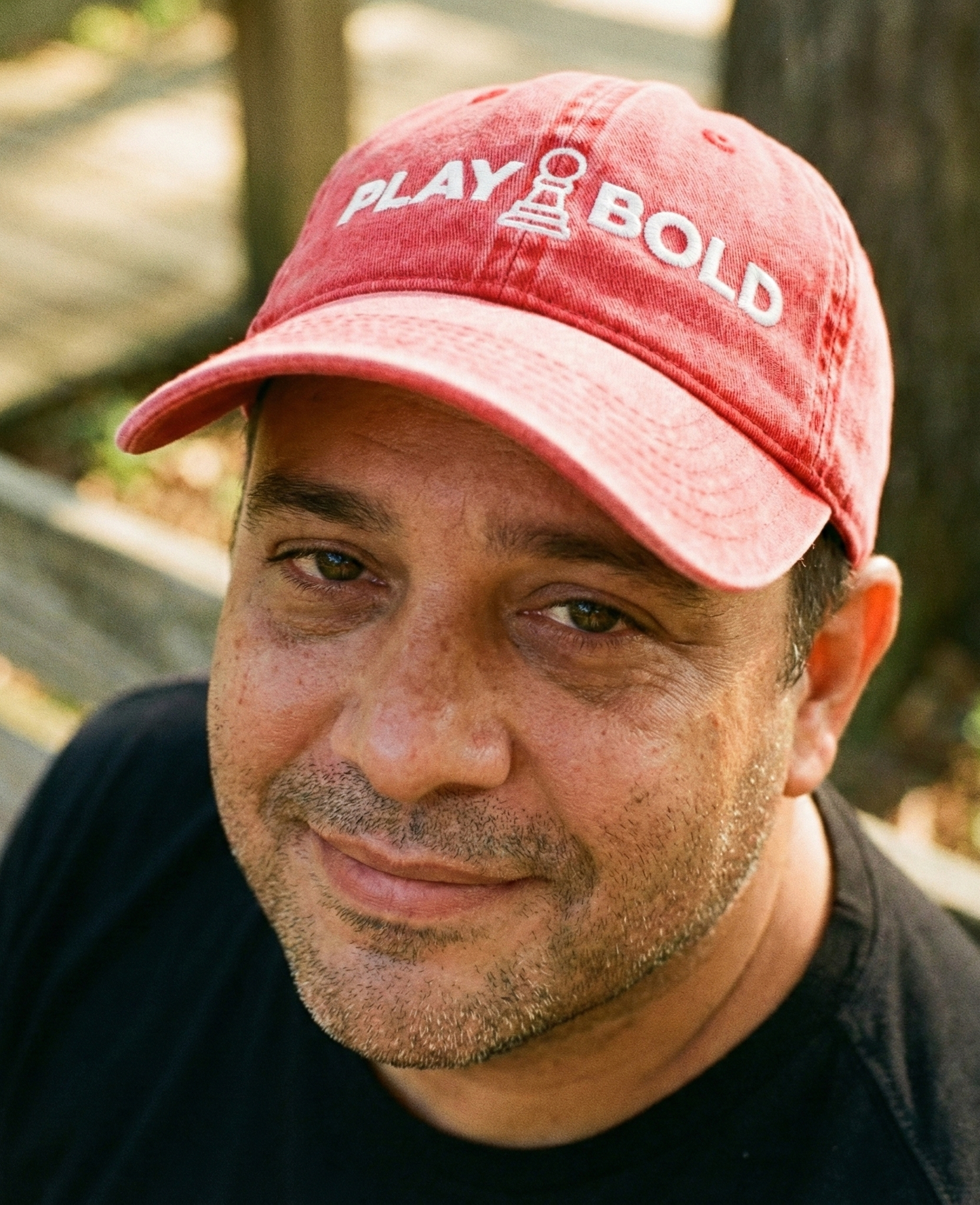 big-bang-pixels-chess-play-bold-cap-red