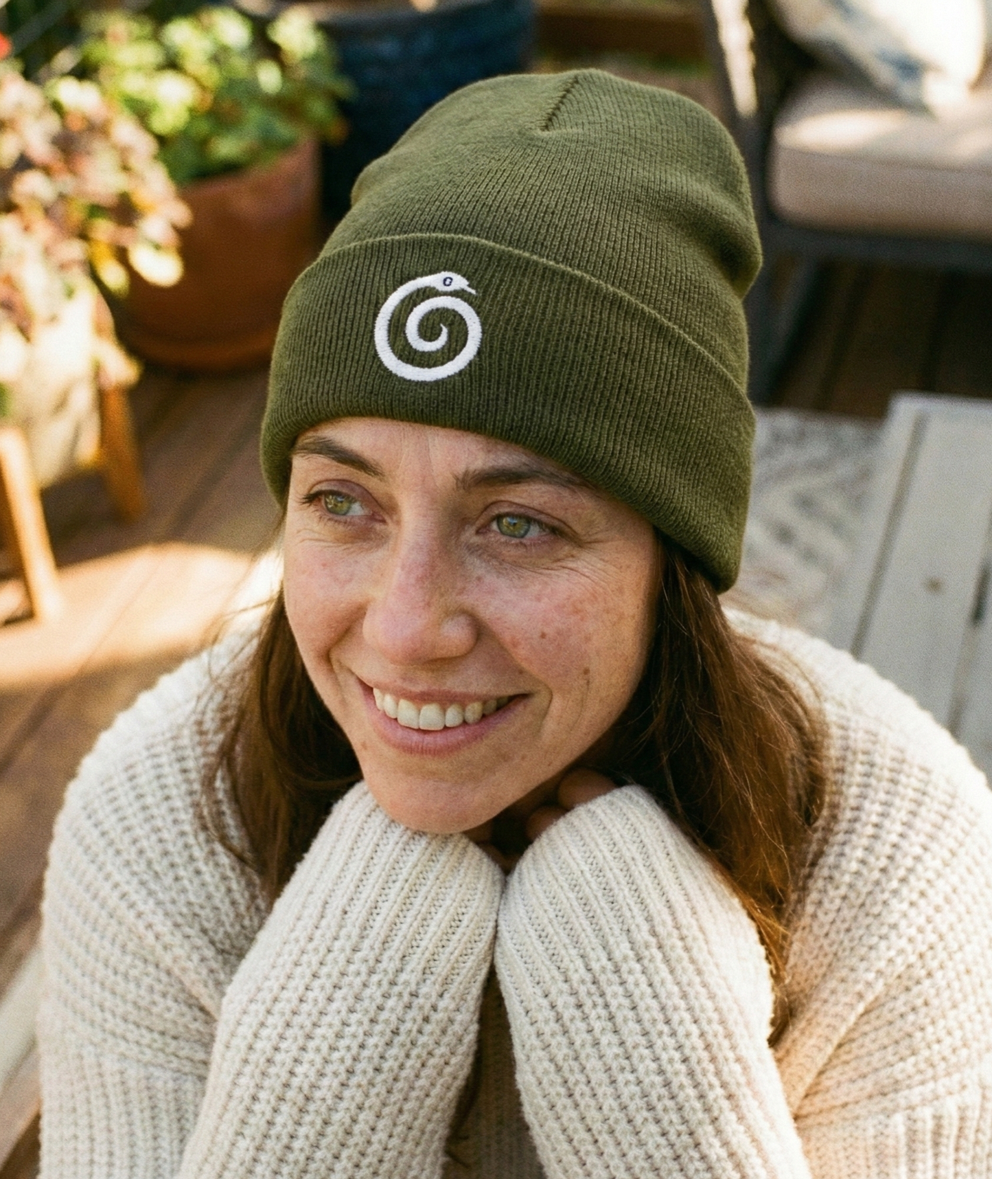 big-bang-pixels-spiral-snake-beanie-olive